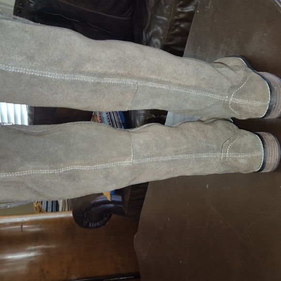 Very Volatile Womens Brown Suede Riding Boots. 16" Tall Boots.Size 7. - Picture 9 of 16